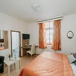 מלון Fraenkischer Gasthof-hotel Zum Koppen